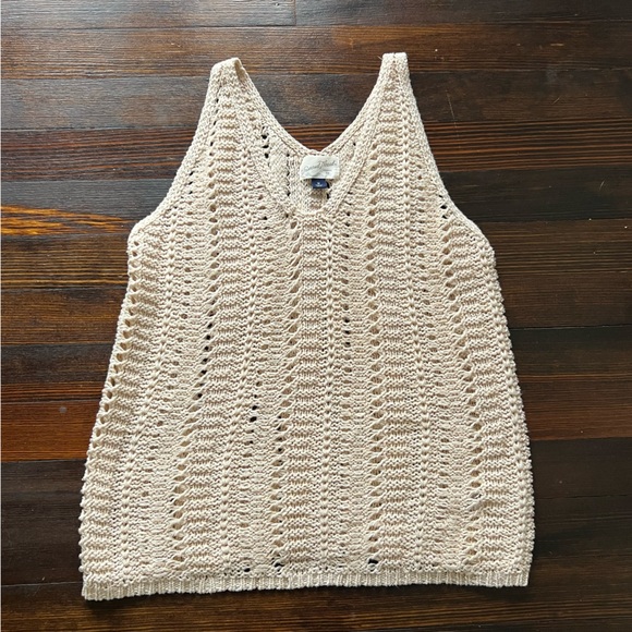 Universal Thread Crochet Tank - Picture 1 of 6